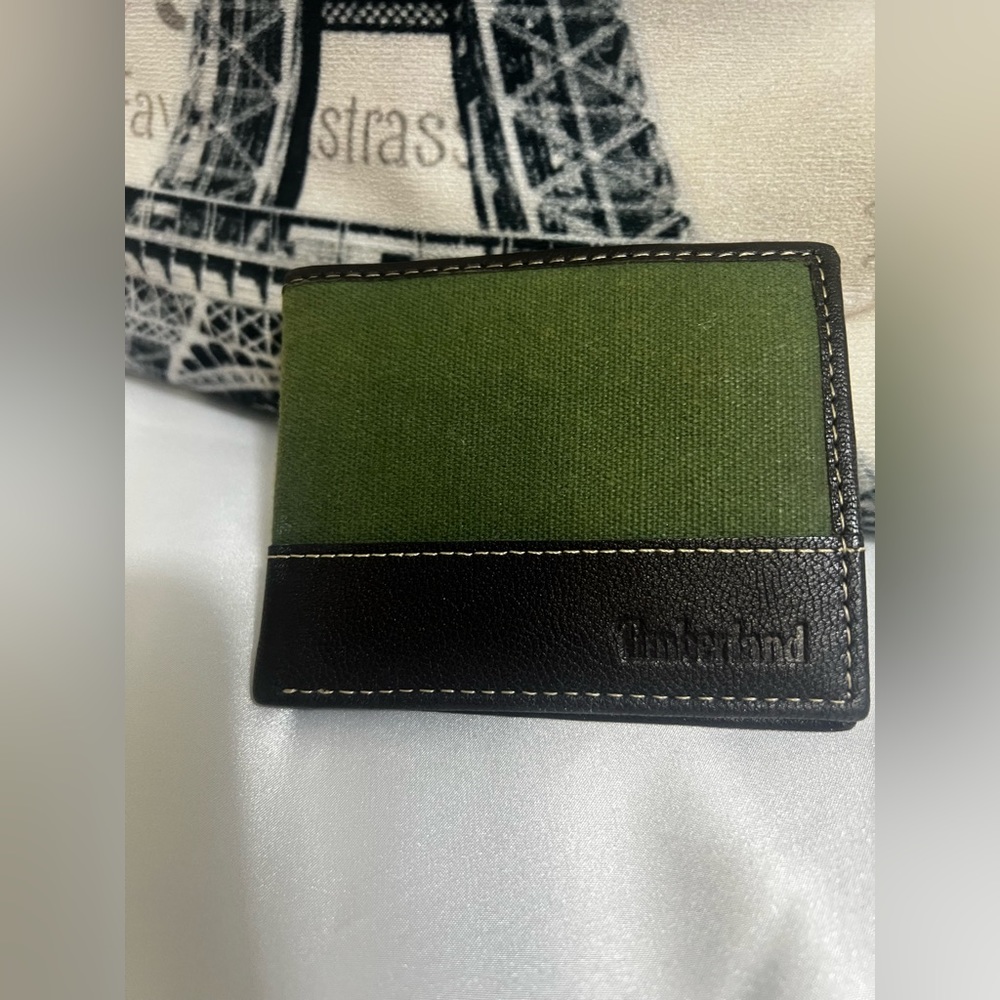 NWT-Timberland Wallet